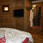 Wellnessoase Mit Sauna Und Whirlpool 아파트