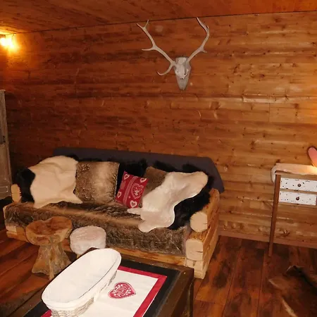Wellnessoase Mit Sauna Und Whirlpool