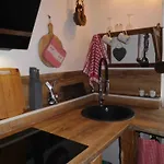 Wellnessoase Mit Sauna Und Whirlpool * 因泽尔